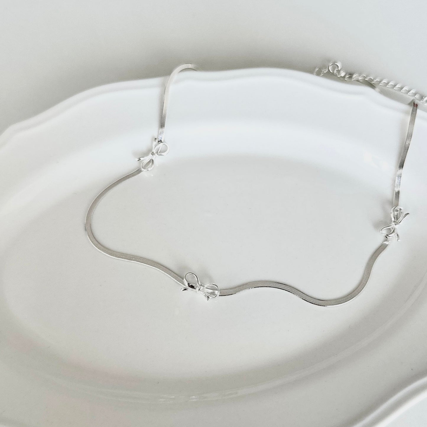 Bowknot snake chain 蝴蝶結蛇骨頸鍊